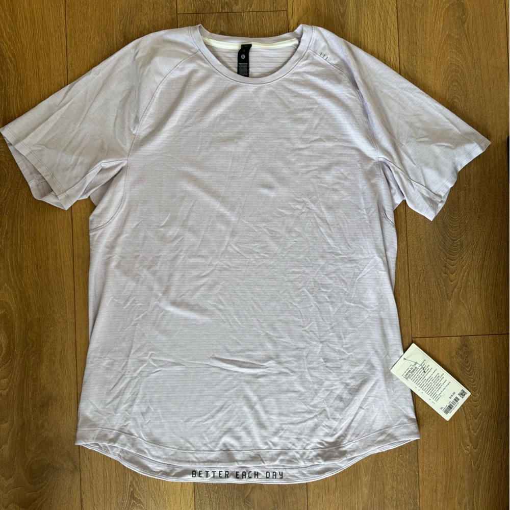 Lilac NWT Lululemon License to Train Shirt Men’s XL